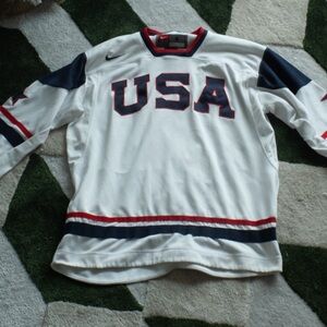 Nike USA Hockey Jersey Small Embroidered IIHF White RARE with flaws men’s small